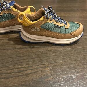 Boys Size 3 North Face Waterproof sneakers